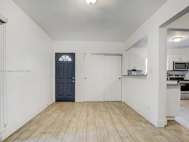 3360 SW 29th St, Miami FL 33133