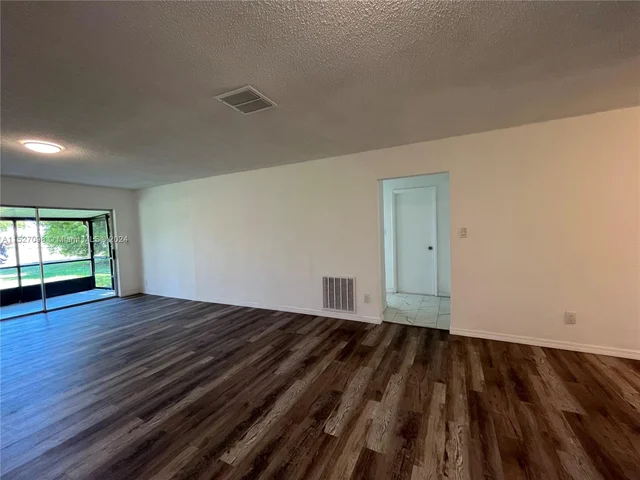 6520 NW 98th Ter # B26, Tamarac FL 33321