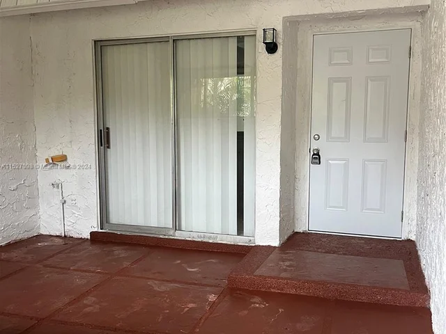 6520 NW 98th Ter # B26, Tamarac FL 33321