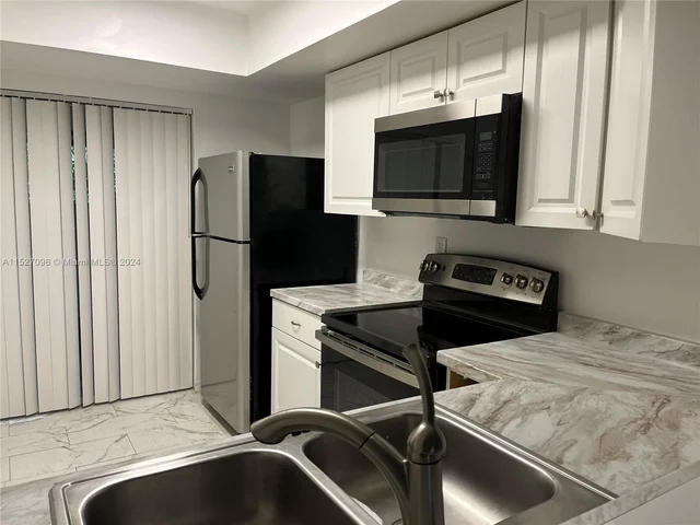 6520 NW 98th Ter # B26, Tamarac FL 33321