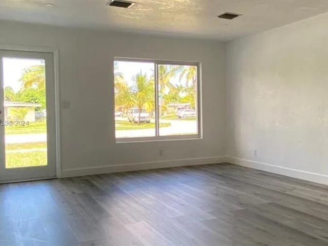 193 SW Vermont Avenue, Fort Lauderdale FL 33312