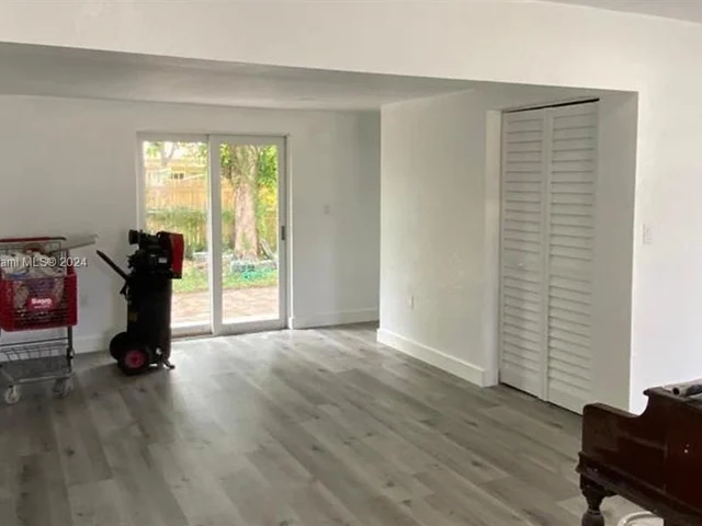 193 SW Vermont Avenue, Fort Lauderdale FL 33312