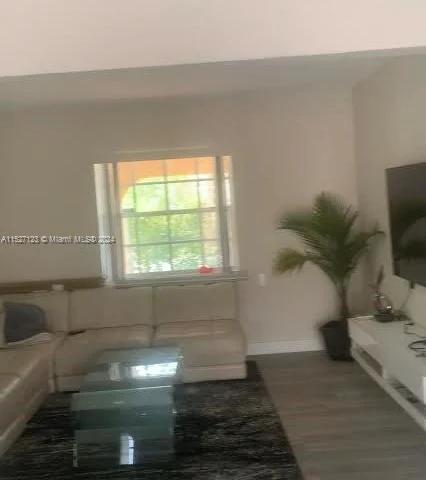 6765 SW 17th St, Miami FL 33155