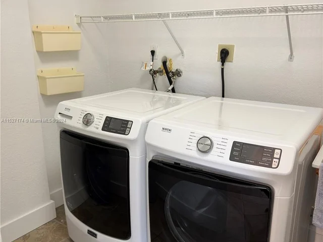 13190 SW 75th Ave, Pinecrest FL 33156