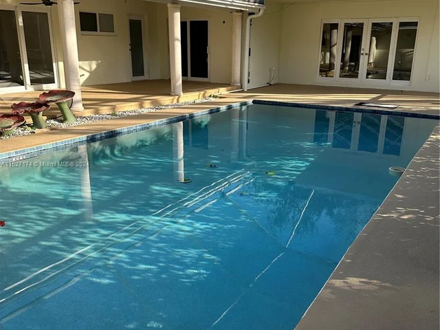 13190 SW 75th Ave, Pinecrest FL 33156