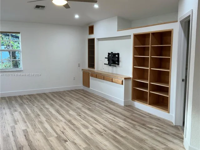 13190 SW 75th Ave, Pinecrest FL 33156