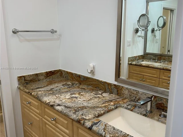 13190 SW 75th Ave, Pinecrest FL 33156