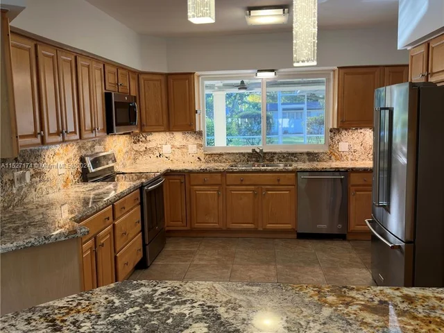 13190 SW 75th Ave, Pinecrest FL 33156