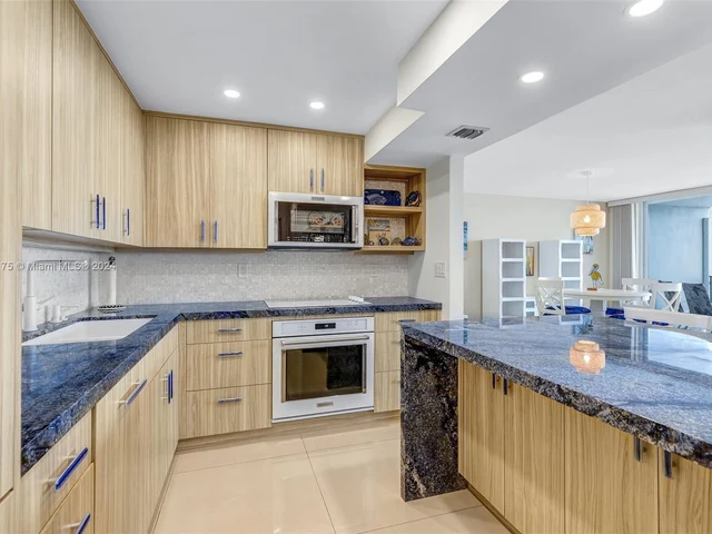 1400 S Ocean Dr # 1102, Hollywood FL 33019