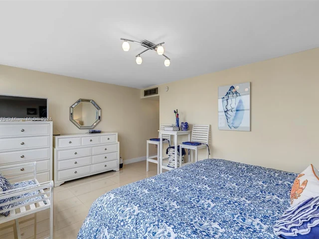 1400 S Ocean Dr # 1102, Hollywood FL 33019