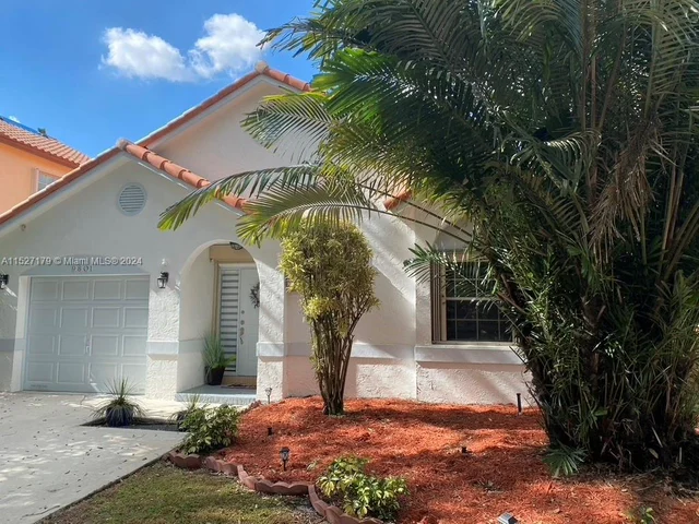 9801 NW 5th Ct, Plantation FL 33324