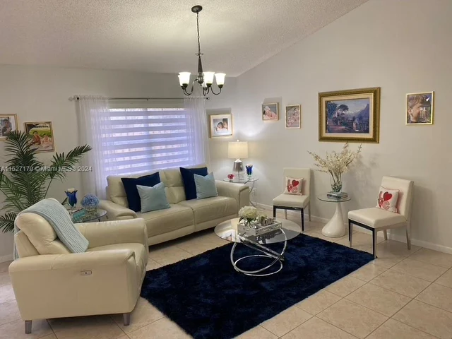 9801 NW 5th Ct, Plantation FL 33324