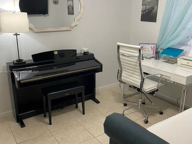 9801 NW 5th Ct, Plantation FL 33324