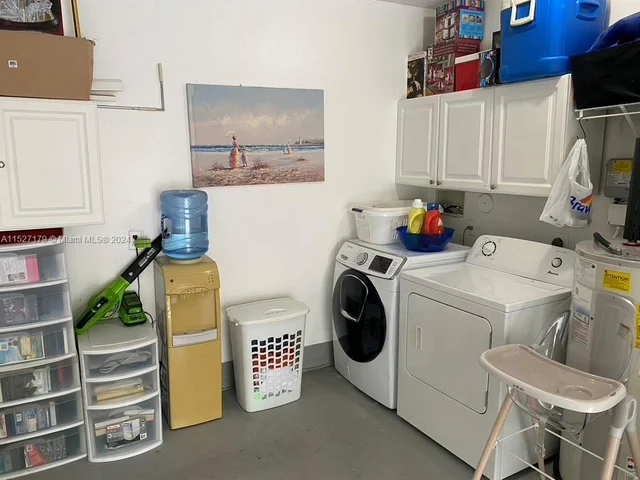 9801 NW 5th Ct, Plantation FL 33324