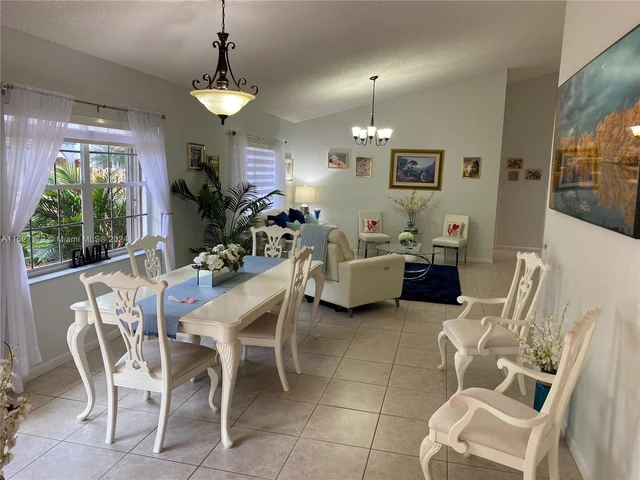 9801 NW 5th Ct, Plantation FL 33324