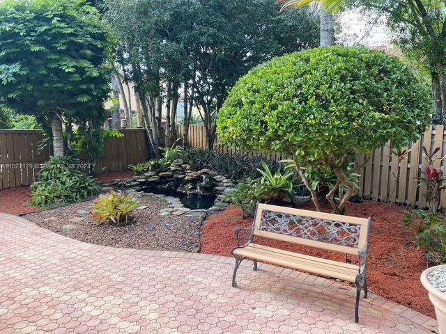 9801 NW 5th Ct, Plantation FL 33324