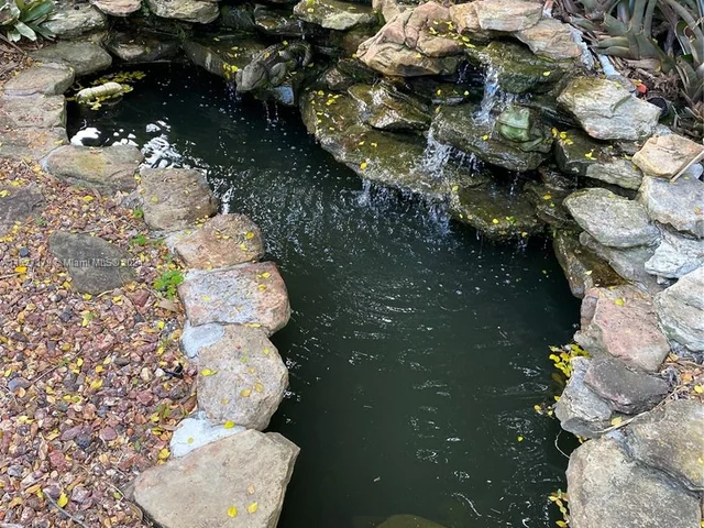 9801 NW 5th Ct, Plantation FL 33324