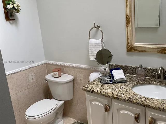 9801 NW 5th Ct, Plantation FL 33324