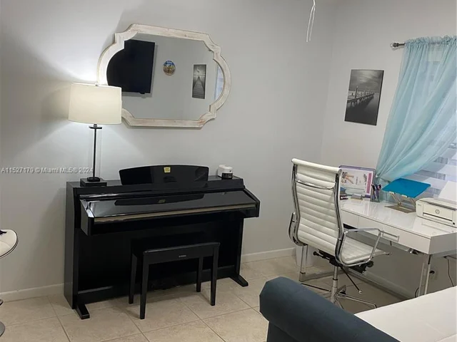 9801 NW 5th Ct, Plantation FL 33324