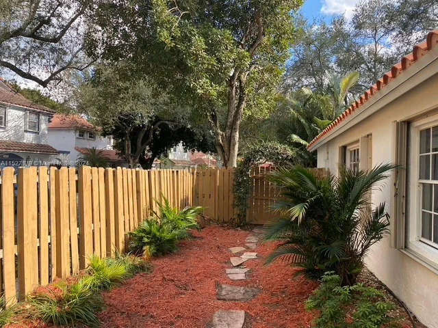 9801 NW 5th Ct, Plantation FL 33324