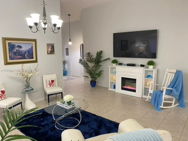 9801 NW 5th Ct, Plantation FL 33324