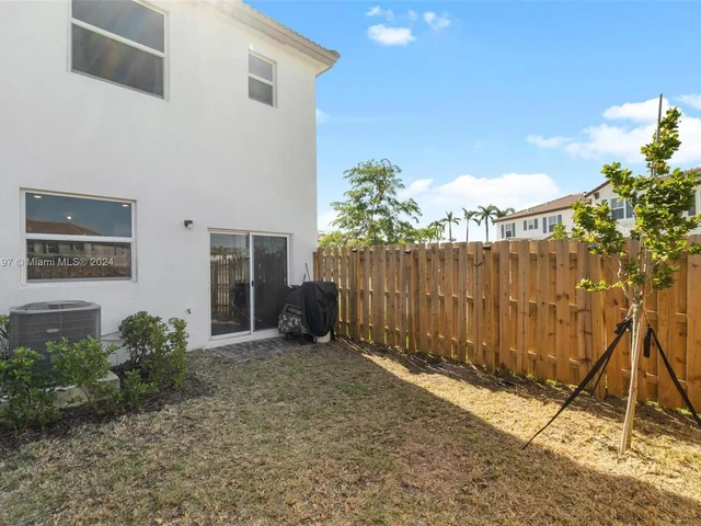 12130 NW 23rd Ct, Miami FL 33167