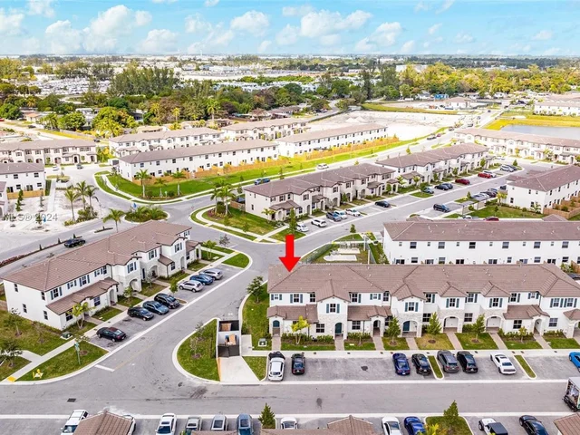 12130 NW 23rd Ct, Miami FL 33167