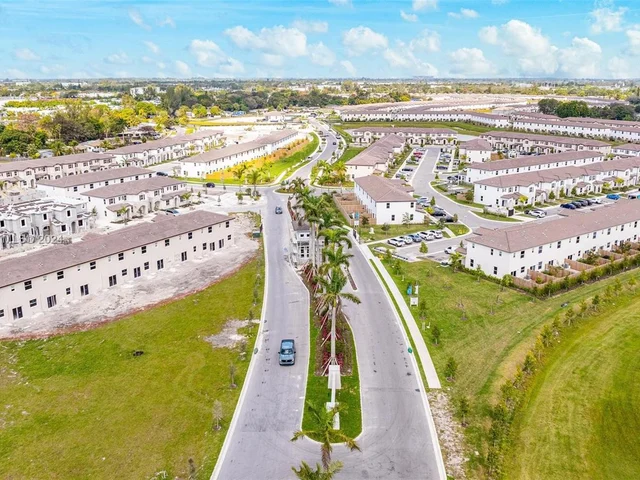 12130 NW 23rd Ct, Miami FL 33167