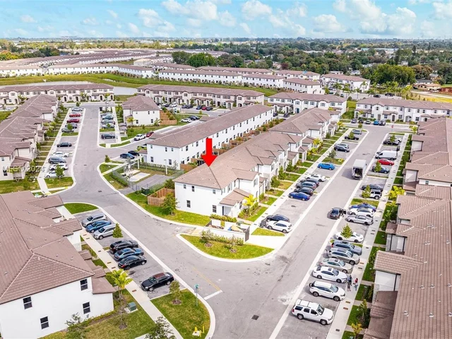 12130 NW 23rd Ct, Miami FL 33167