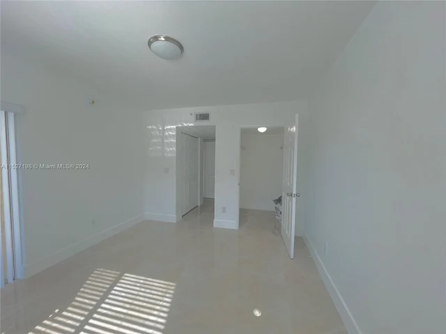 2640 S University Dr # 201, Davie FL 33328