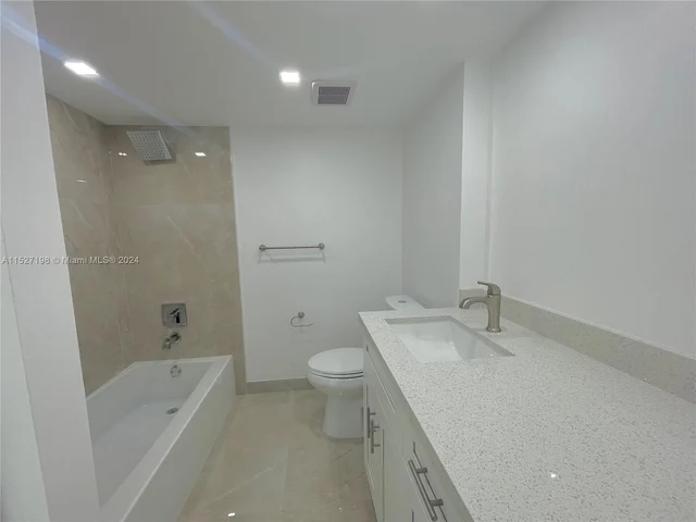 2640 S University Dr # 201, Davie FL 33328