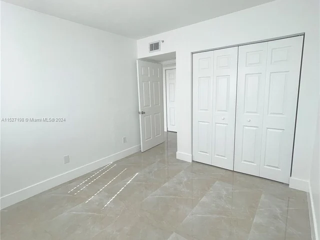 2640 S University Dr # 201, Davie FL 33328