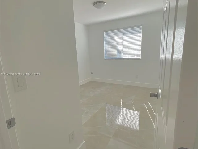 2640 S University Dr # 201, Davie FL 33328