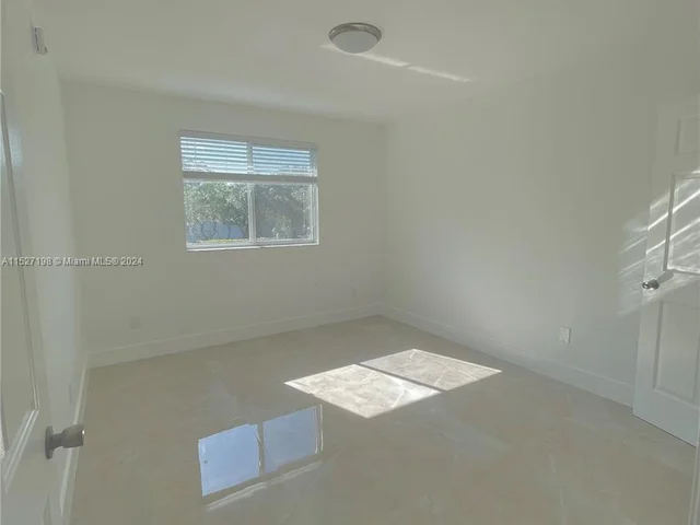 2640 S University Dr # 201, Davie FL 33328