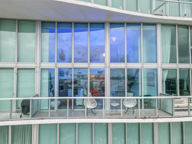 888 Biscayne Blvd # 905, Miami FL 33132