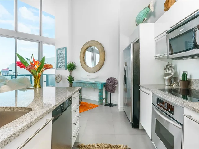 888 Biscayne Blvd # 905, Miami FL 33132