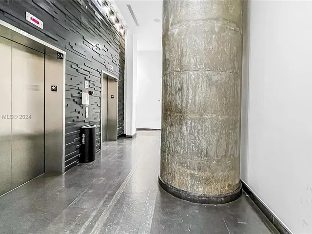 888 Biscayne Blvd # 905, Miami FL 33132