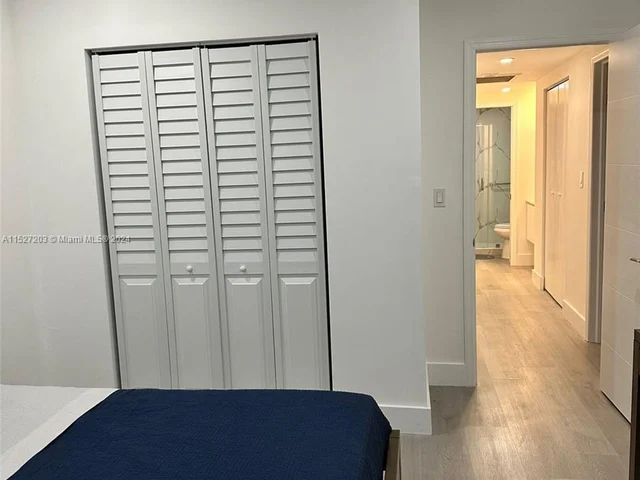 1980 S Ocean Dr #MZH, Hallandale Beach FL 33009