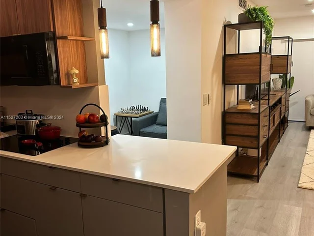 1980 S Ocean Dr #MZH, Hallandale Beach FL 33009