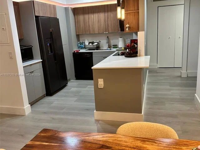 1980 S Ocean Dr #MZH, Hallandale Beach FL 33009