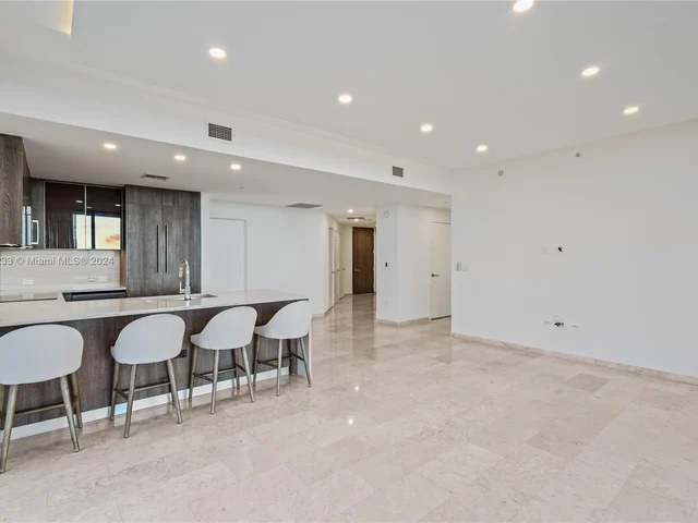 88 SW 7th ST # 2612, Miami FL 33130