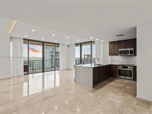 88 SW 7th ST # 2612, Miami FL 33130