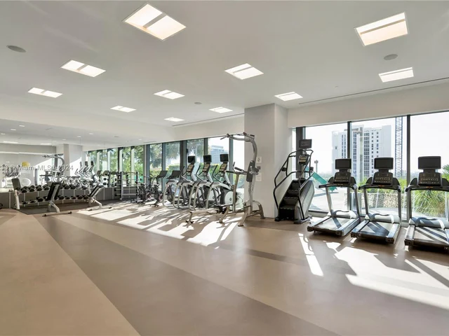 88 SW 7th ST # 2612, Miami FL 33130