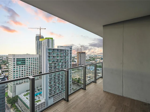 88 SW 7th ST # 2612, Miami FL 33130