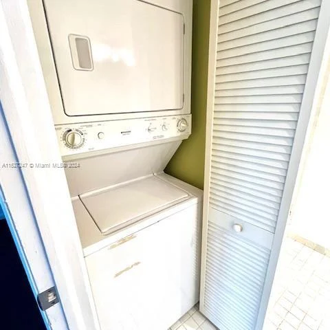 4000 Towerside Ter # 1109, Miami FL 33138