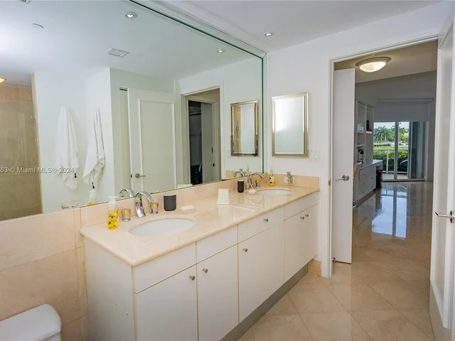 3801 NE 207th St, Aventura FL 33180