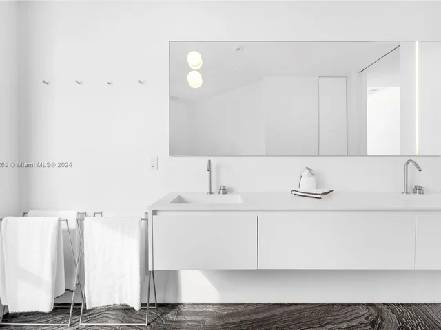 4201 Collins Ave # 1903, Miami Beach FL 33140