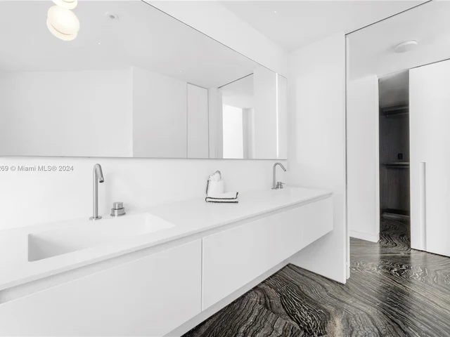 4201 Collins Ave # 1903, Miami Beach FL 33140