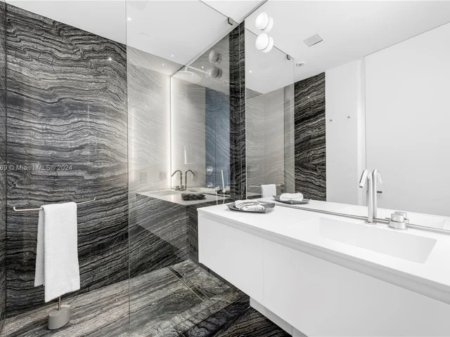 4201 Collins Ave # 1903, Miami Beach FL 33140