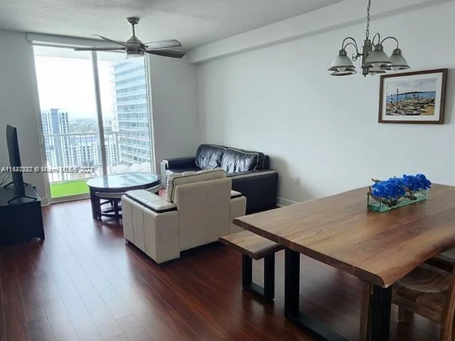 1250 S Miami Ave # 1913, Miami FL 33130